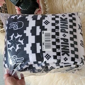Victoria's Secret PINK sherpa blanket